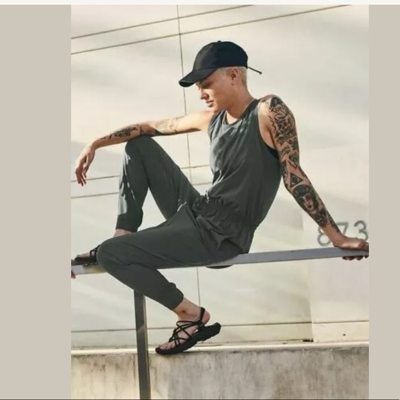 ATHLETA Hillside Mesh Romper NWT - Picture 2 of 7